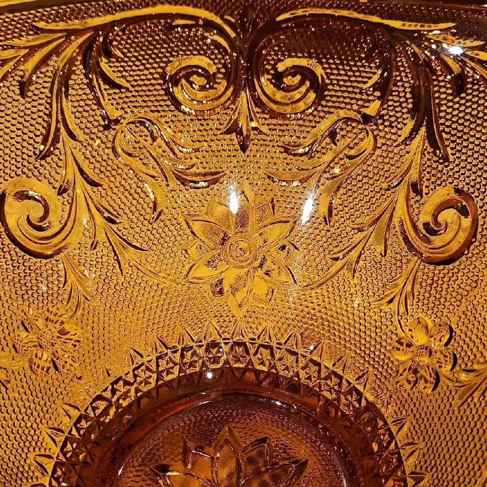 Stunning Lg Vintage Amber Tiara Sandwich Pattern Large Glass Basket, UV Reactive